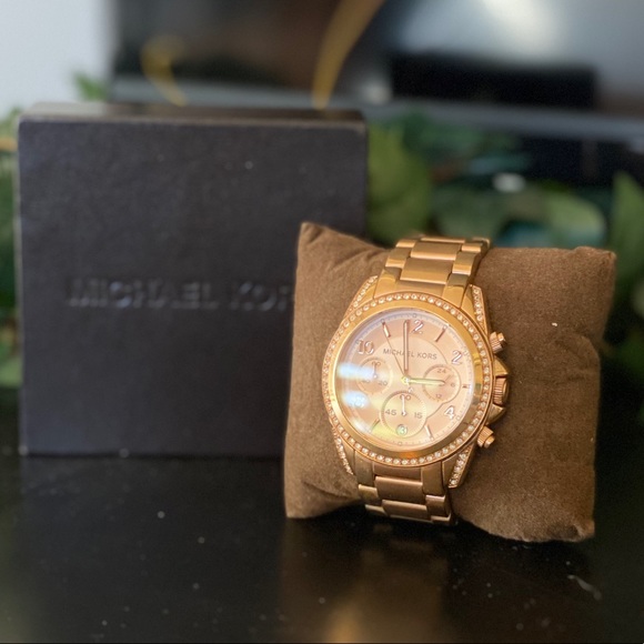 Michael Kors Watch - Picture 2 of 4